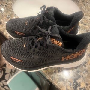 Hoka Clifton 9